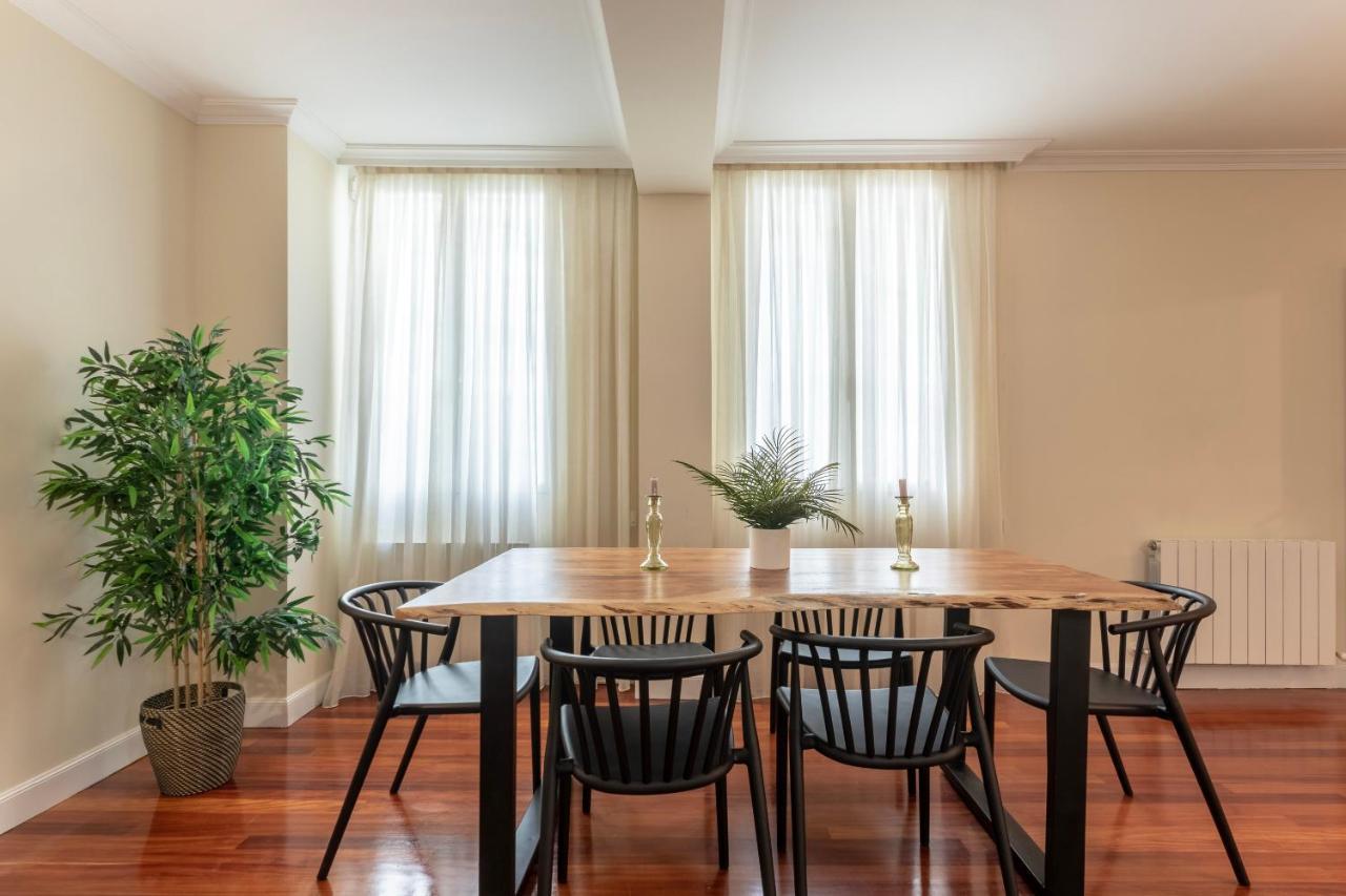 Akomodat En Apartamento En El Centro De Bilbao Con Parking Zewnętrze zdjęcie