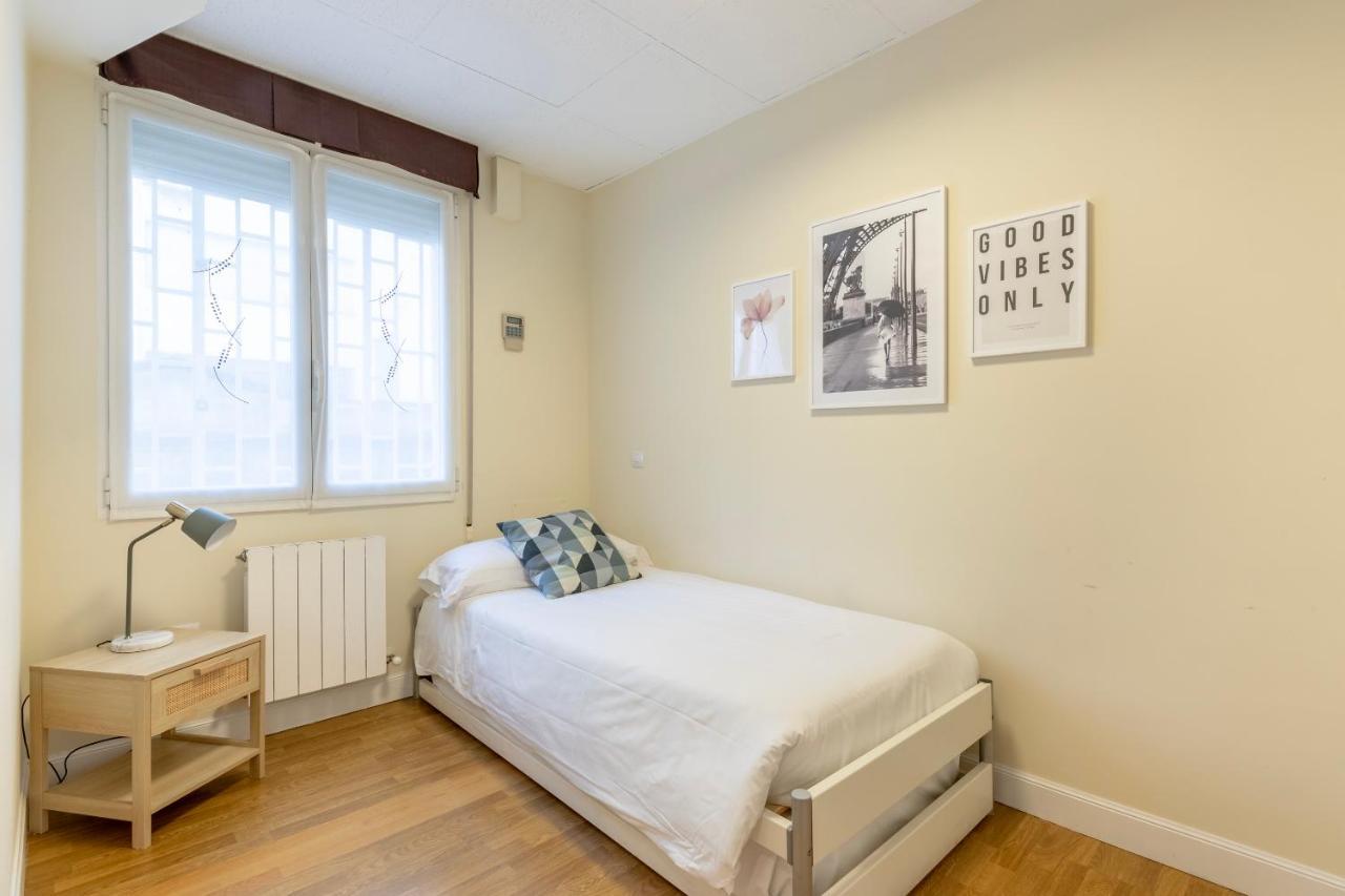 Akomodat En Apartamento En El Centro De Bilbao Con Parking Zewnętrze zdjęcie