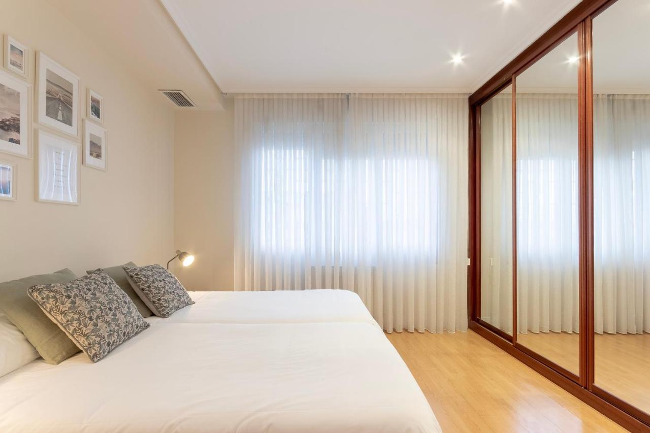 Akomodat En Apartamento En El Centro De Bilbao Con Parking Zewnętrze zdjęcie