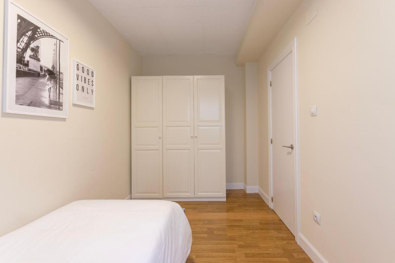 Akomodat En Apartamento En El Centro De Bilbao Con Parking Zewnętrze zdjęcie