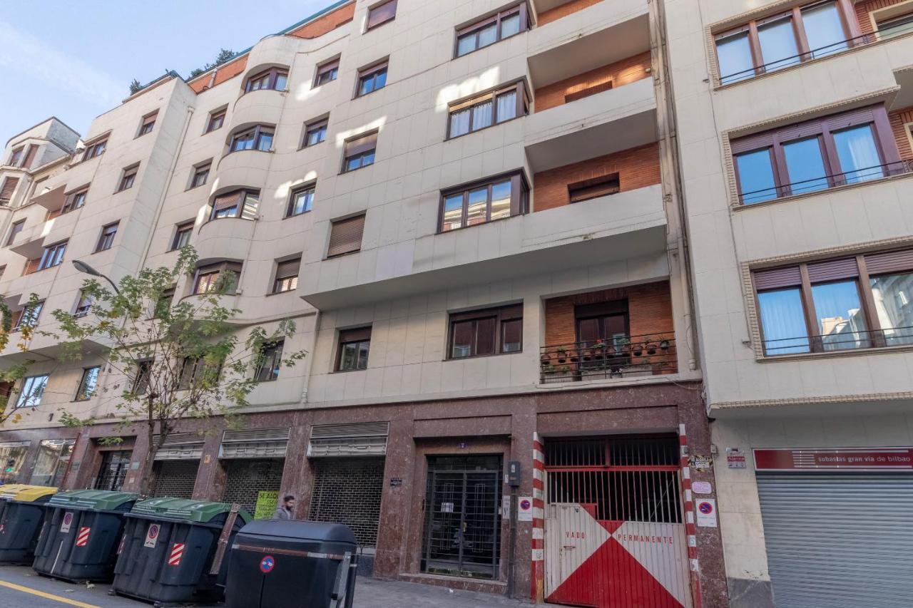 Akomodat En Apartamento En El Centro De Bilbao Con Parking Zewnętrze zdjęcie