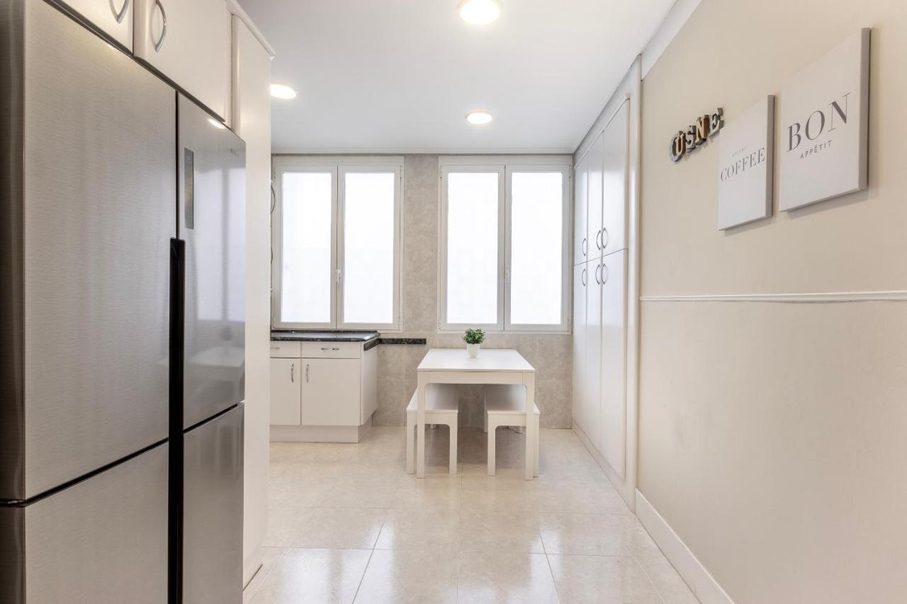 Akomodat En Apartamento En El Centro De Bilbao Con Parking Zewnętrze zdjęcie