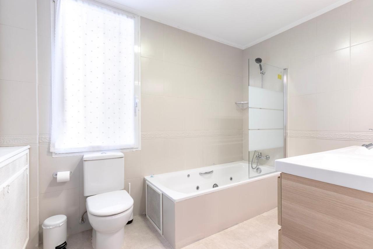 Akomodat En Apartamento En El Centro De Bilbao Con Parking Zewnętrze zdjęcie